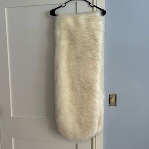 Fur shawl